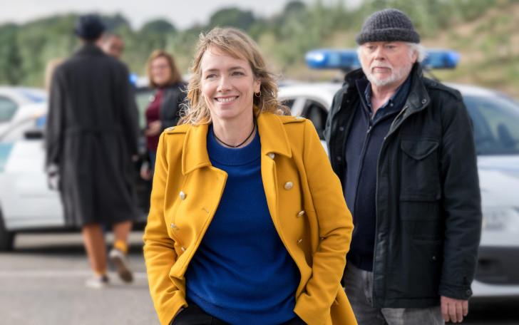 Julie-Anne Roth au premier plan, légèrement en retrait Christian Rauth. La photo a été prise sur le tournage du deuxième épisode.